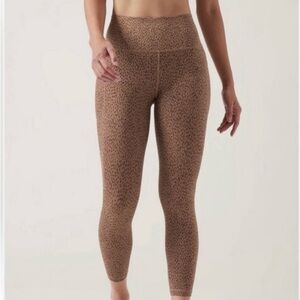 Athleta Salutation Stash 7/8 Tights (New)